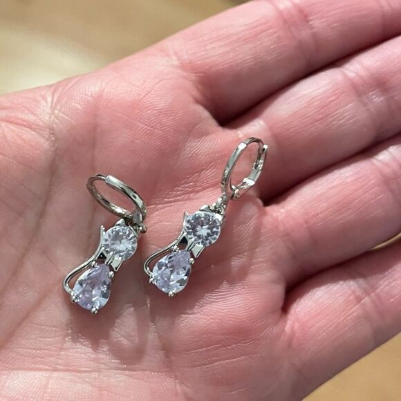 The Couture Cat Pendant Necklace and earrings set in sterling silver - Picture 5 of 12